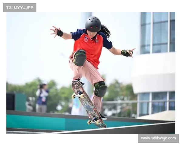 13岁日本少女勇夺滑板世锦赛街式项目冠军 创造历史新篇章 13岁日本少女勇夺滑板世锦赛街式项目冠军 创造历史新篇章
